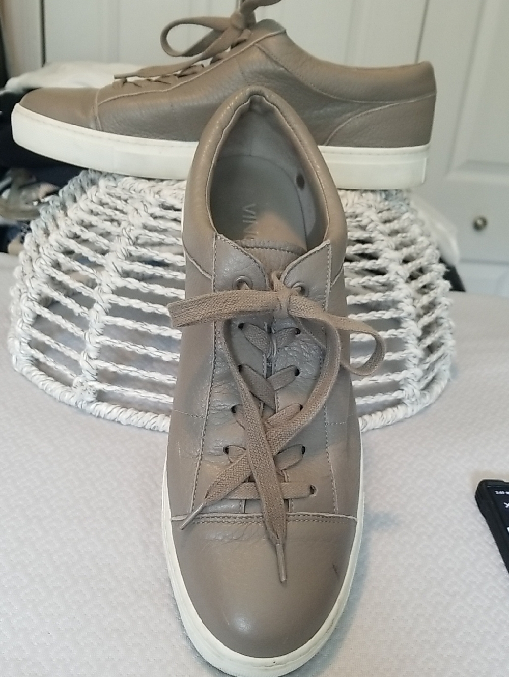 Vince Men's Leather Tennis Shoe US Size 10